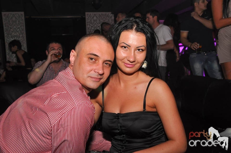 Atmosferă incendiară în Club Life, 