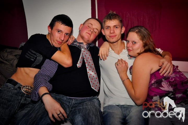 Atmosferă selectă în Club Atti's, 