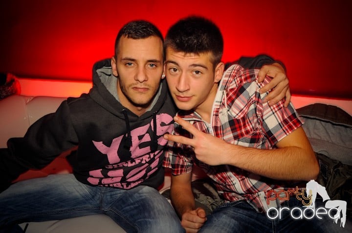 Atmosferă selectă în Club Atti's, 