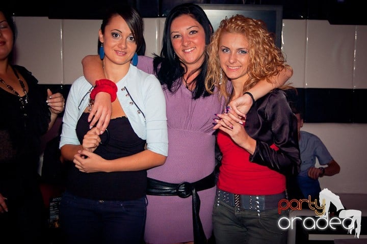Atti's Club Mega Party, 