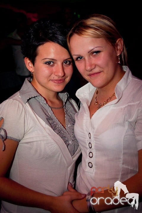 Atti's Club Mega Party, 