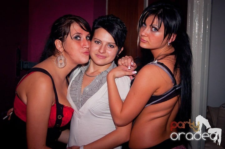 Atti's Club Mega Party, 