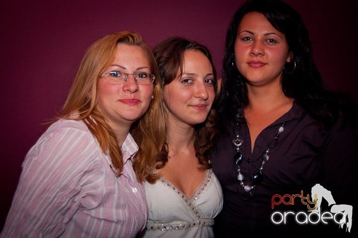 Atti's Club Mega Party, 