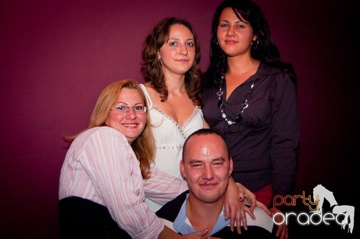 Atti's Club Mega Party,