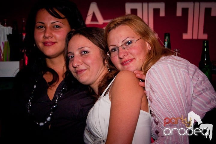 Atti's Club Mega Party, 