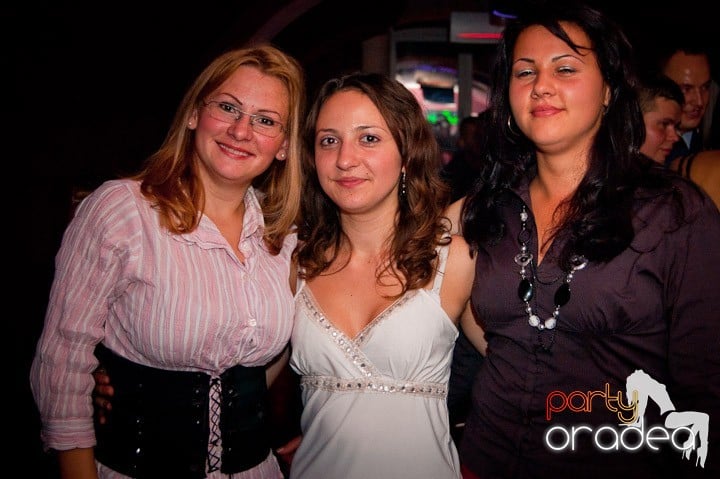 Atti's Club Mega Party, 