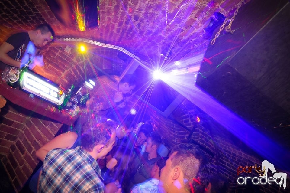 Back 2 Back - Caveman vs. Prody,