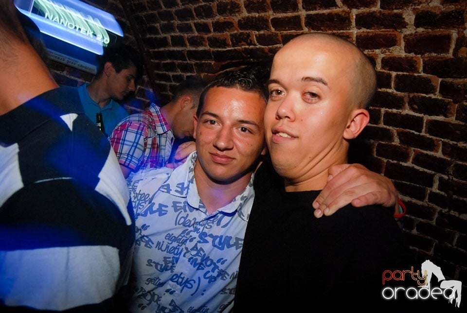 Back 2 Back - Caveman vs. Prody,