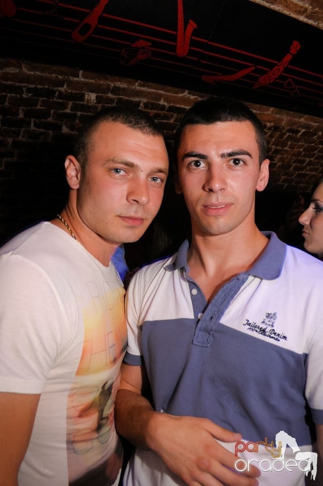 Back 2 Back - Caveman vs. Prody,