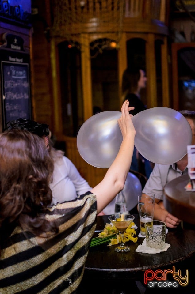 Baloon Party, Columbus Cafe