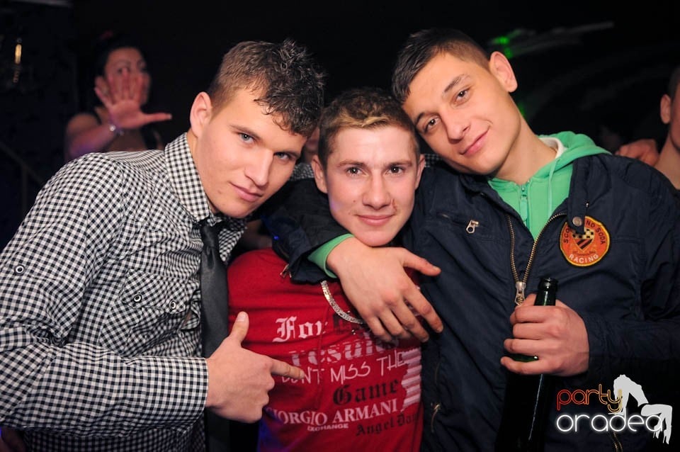 Black & White Party în Atti's,