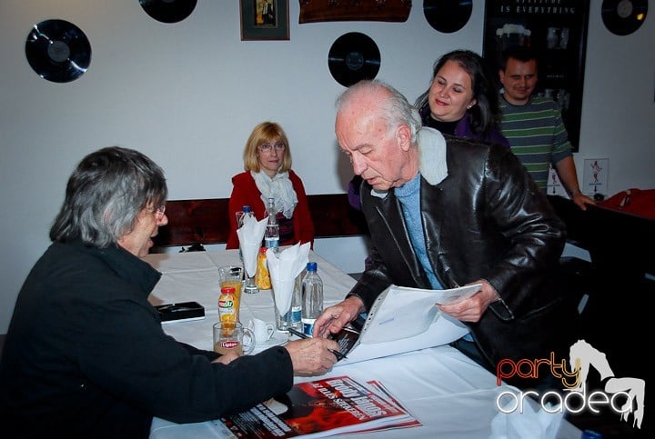 Bródy János în Queen's - întâlnire cu publicul, Queen's Music Pub