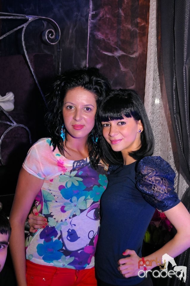 Burlesque Party cu Chantal & Lori Sax,
