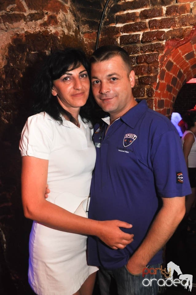 Caveman and Prody in the Mix în Escape,