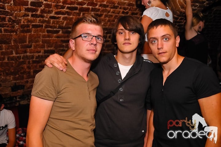 Chef de pomină în Club Escape,