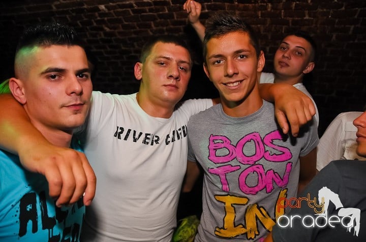 Chef de pomină în Club Escape,