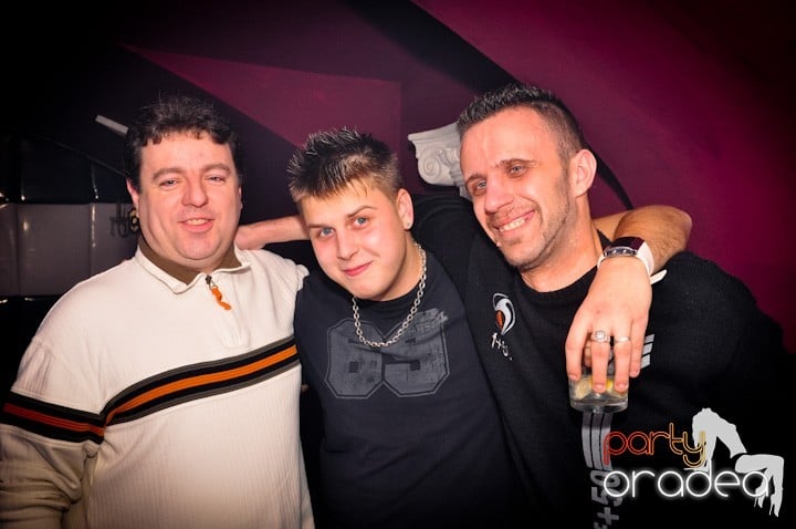 Club Atti's pe ringul de dans, 