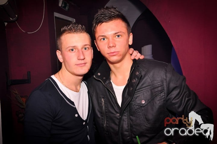 Club Atti's pe ringul de dans, 