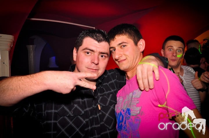 Club Atti's pe ringul de dans, 