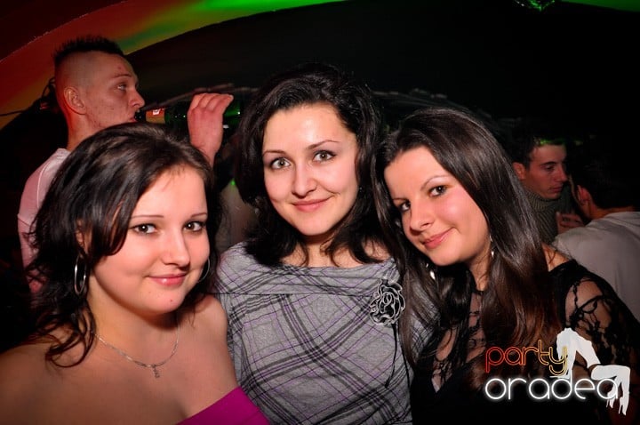 Club Atti's pe ringul de dans, 