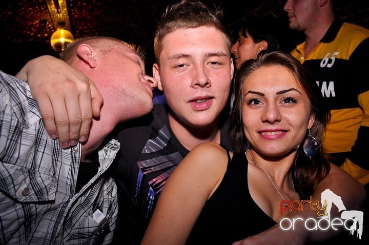 Club Escape vineri noaptea,