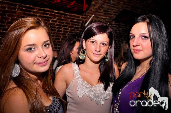 Club Escape vineri noaptea,