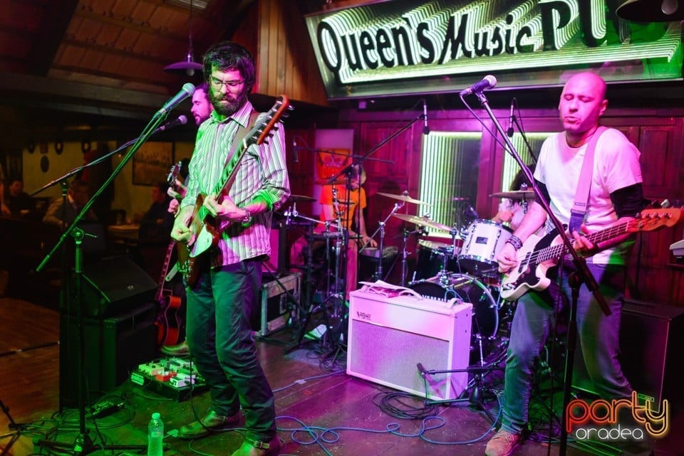 Concert Robin And The Backstabbers, Queen's Music Pub