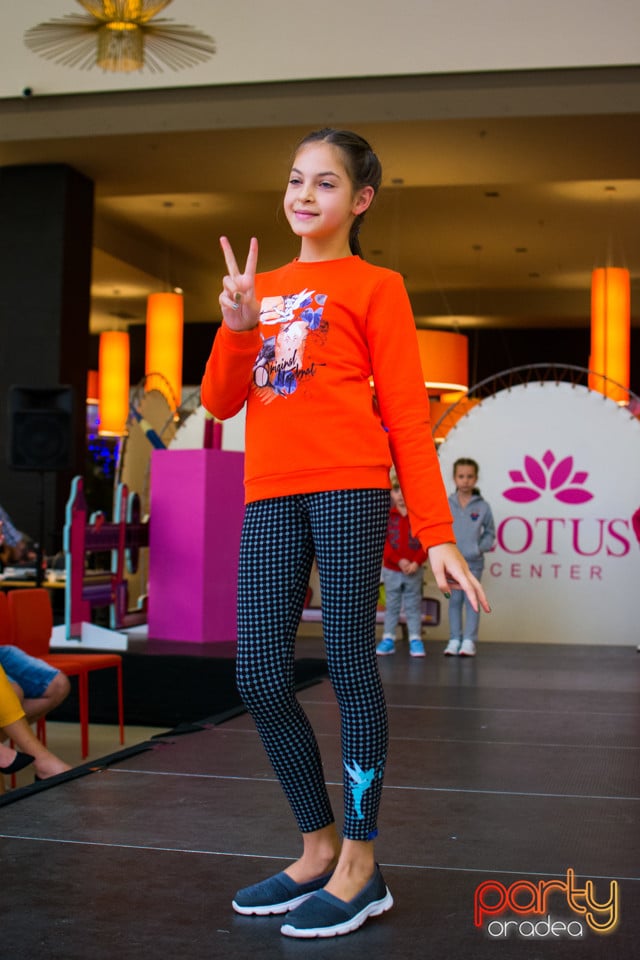 Cool for School, Lotus Center