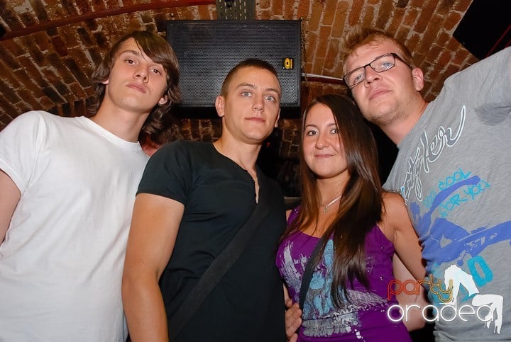 Cum se petrece joi în Escape?,