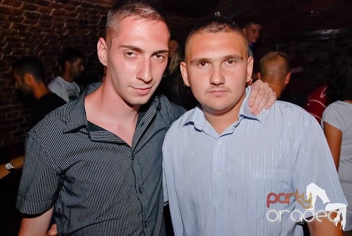 Cum se petrece joi în Escape?,