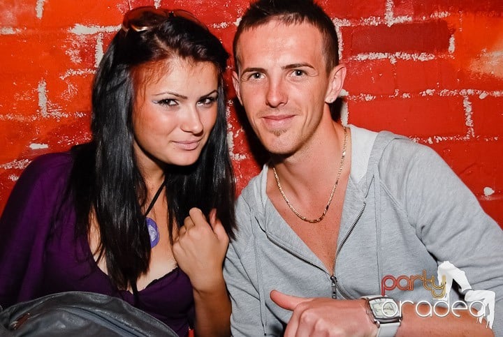 Cum se petrece joi în Escape?, 