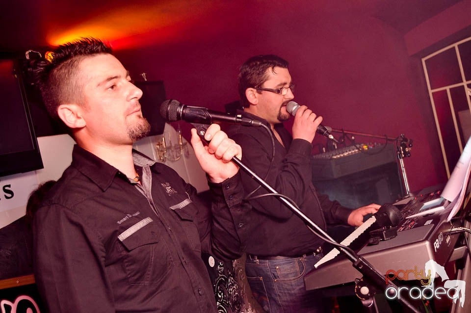 Dessert Band Live în Club Atti's,