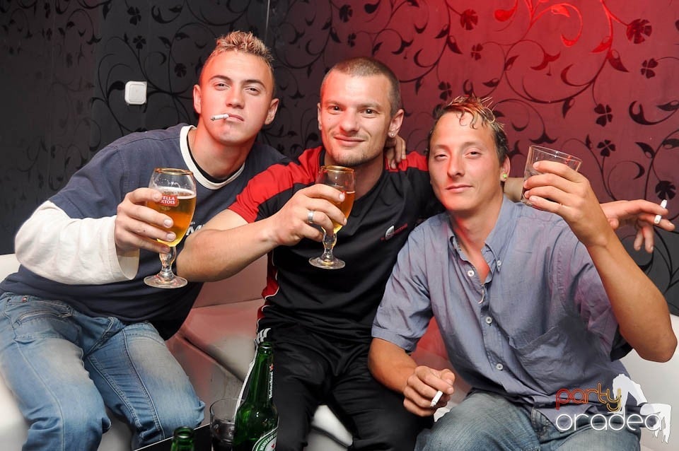 Dessert Band Live în Club Atti's,