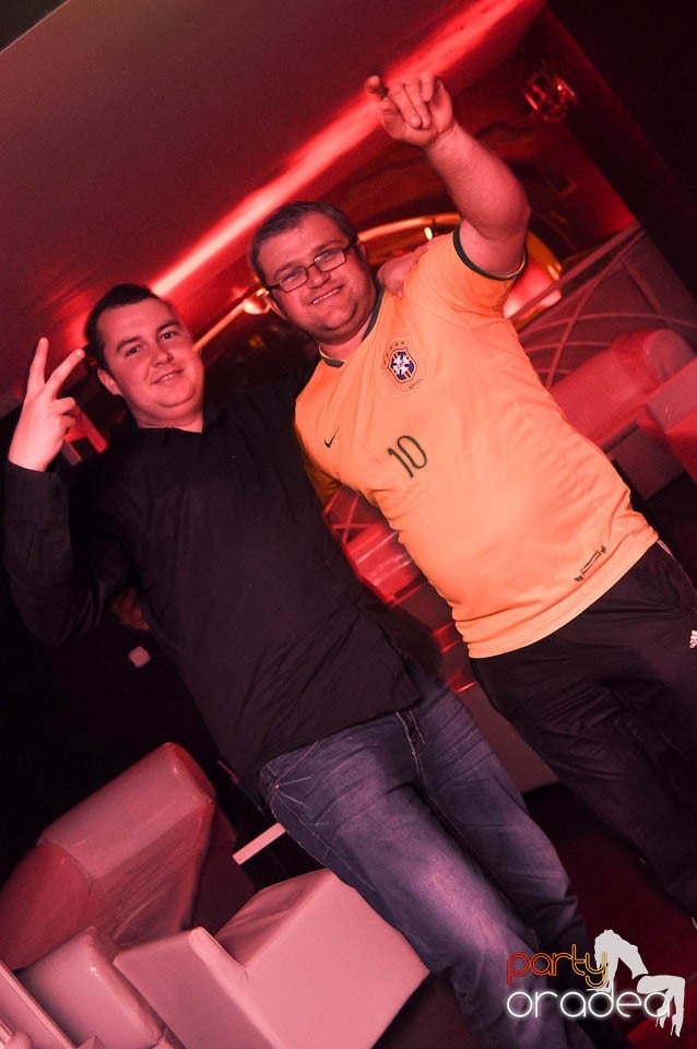 Dessert Band Live în Club Atti's,