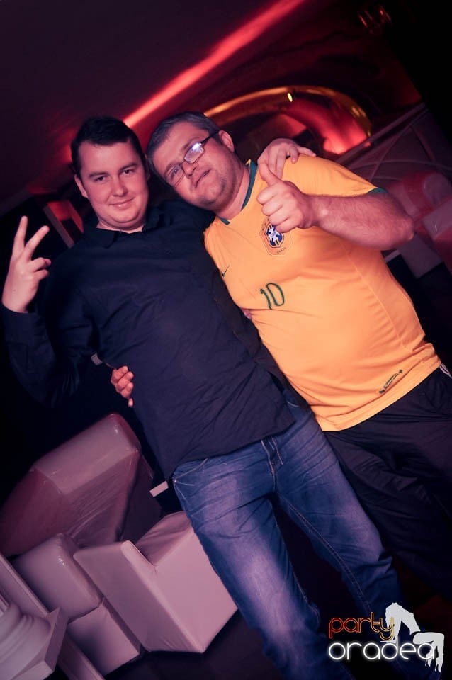Dessert Band Live în Club Atti's,