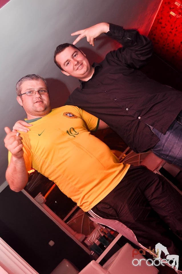 Dessert Band Live în Club Atti's,