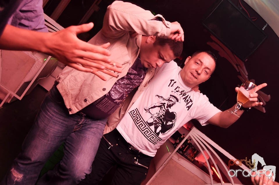 Dessert Band Live în Club Atti's,