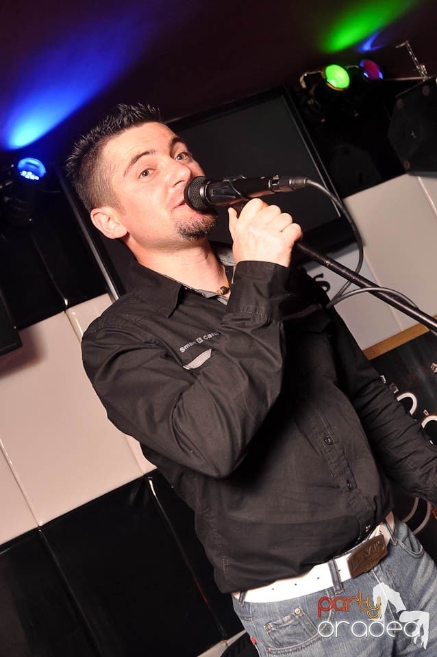 Dessert Band Live în Club Atti's,