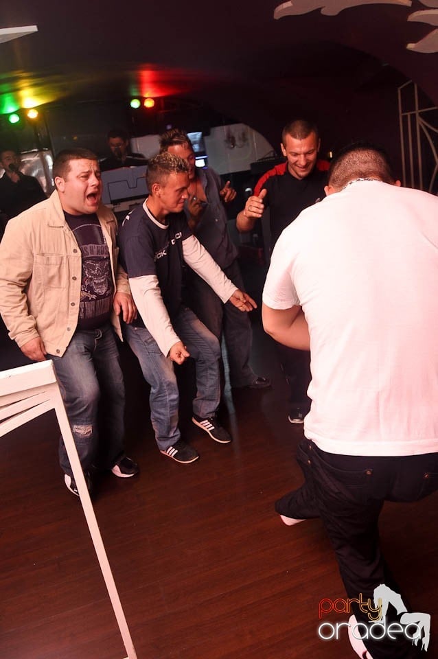 Dessert Band Live în Club Atti's,