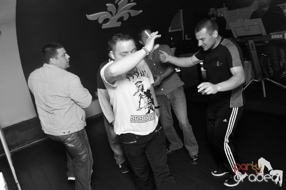 Dessert Band Live în Club Atti's,