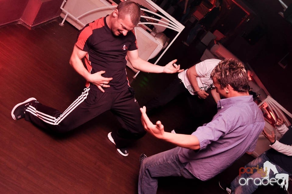 Dessert Band Live în Club Atti's,