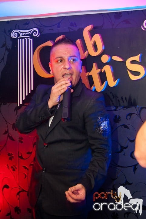 Distracţie cu LL Junior în Club Atti's,