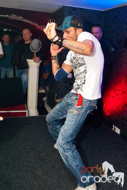 Distracţie cu LL Junior în Club Atti's,