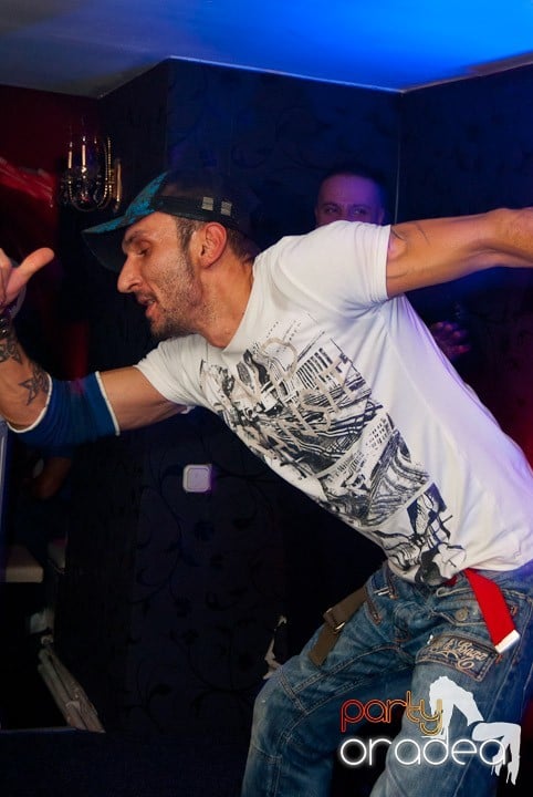 Distracţie cu LL Junior în Club Atti's,