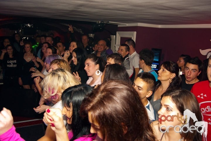 Distracţie cu LL Junior în Club Atti's,