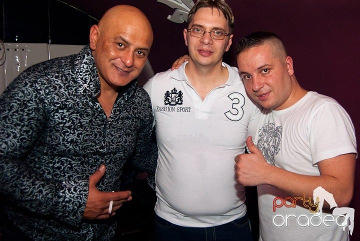 Distracţie cu LL Junior în Club Atti's,
