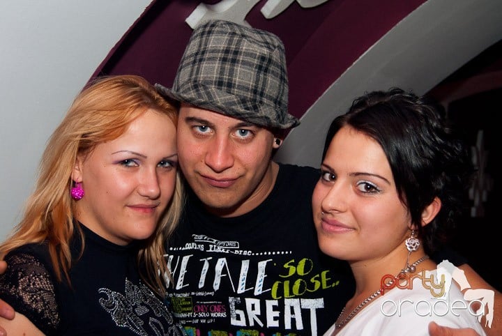 Distracţie cu LL Junior în Club Atti's,