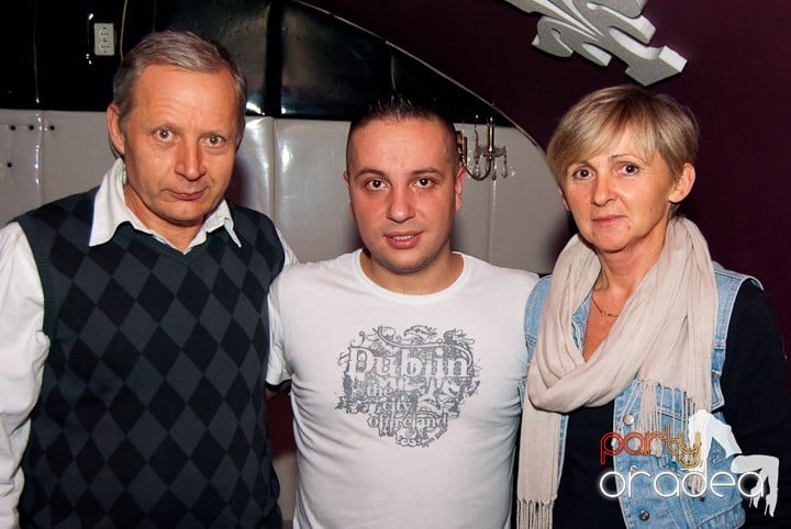 Distracţie cu LL Junior în Club Atti's,