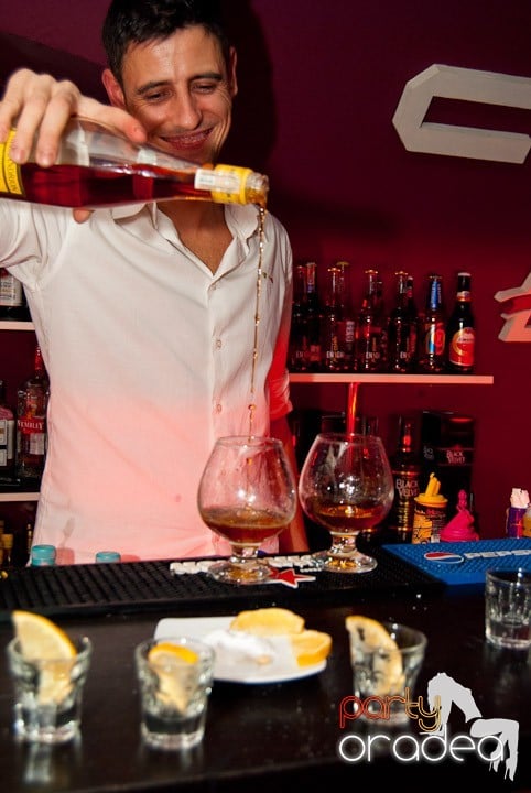 Distracţie cu LL Junior în Club Atti's,