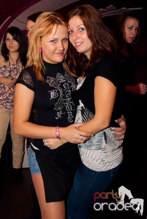 Distracţie cu LL Junior în Club Atti's,